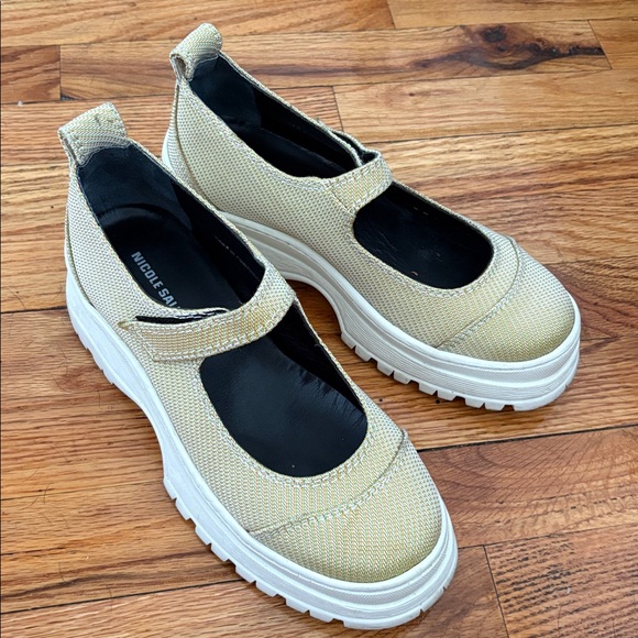 Nicole Saldana Nadia Mary Janes 38 - Picture 4 of 14